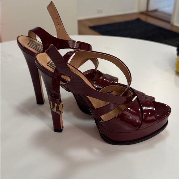 Pour La Victoire Plum Patent Heels - Picture 1 of 7